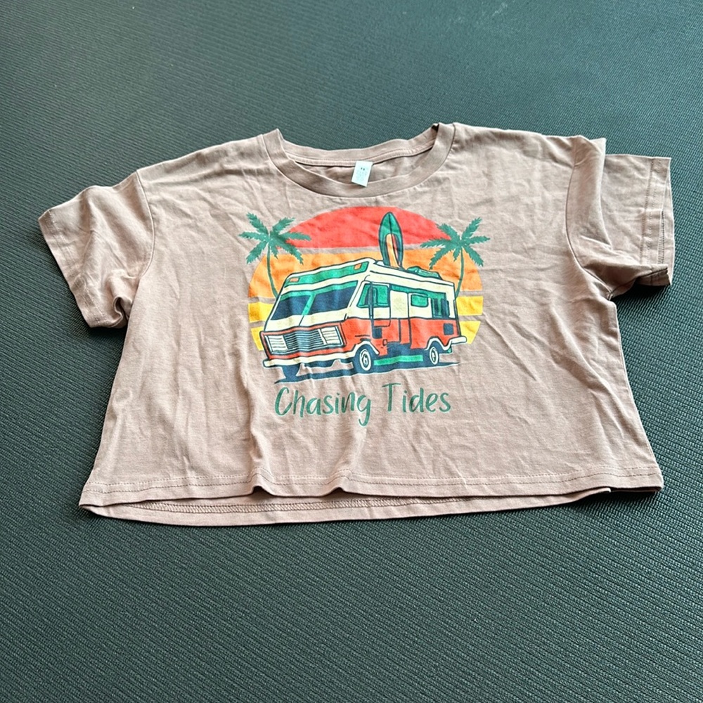 💜5 for $25 Chasing Tides Hawaii cropped tee